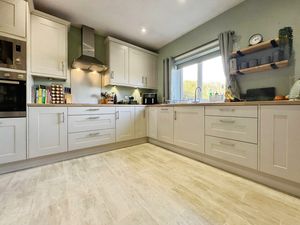 Photo 25- click for photo gallery